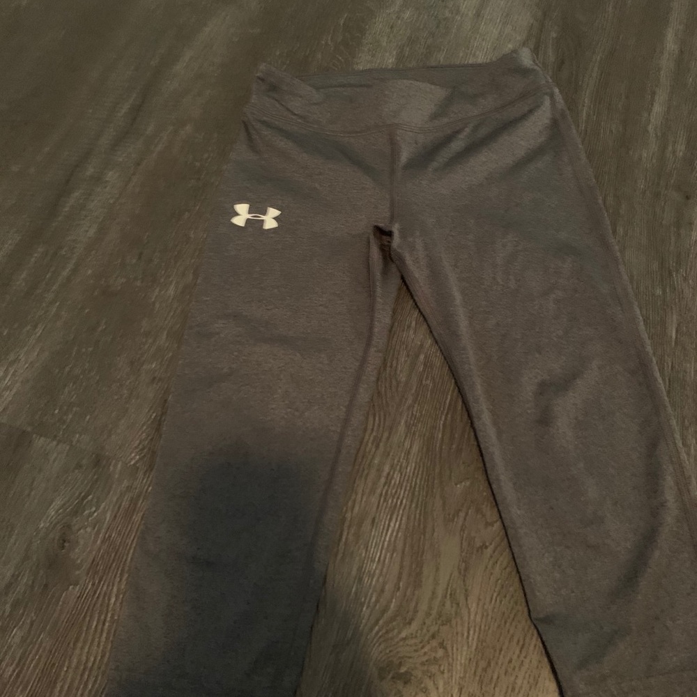 UA capri’s - Size YM - Great Condition